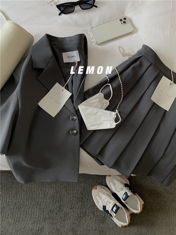 Short-sleeved Suit Jacket Tide Pleated Skirt Temperament