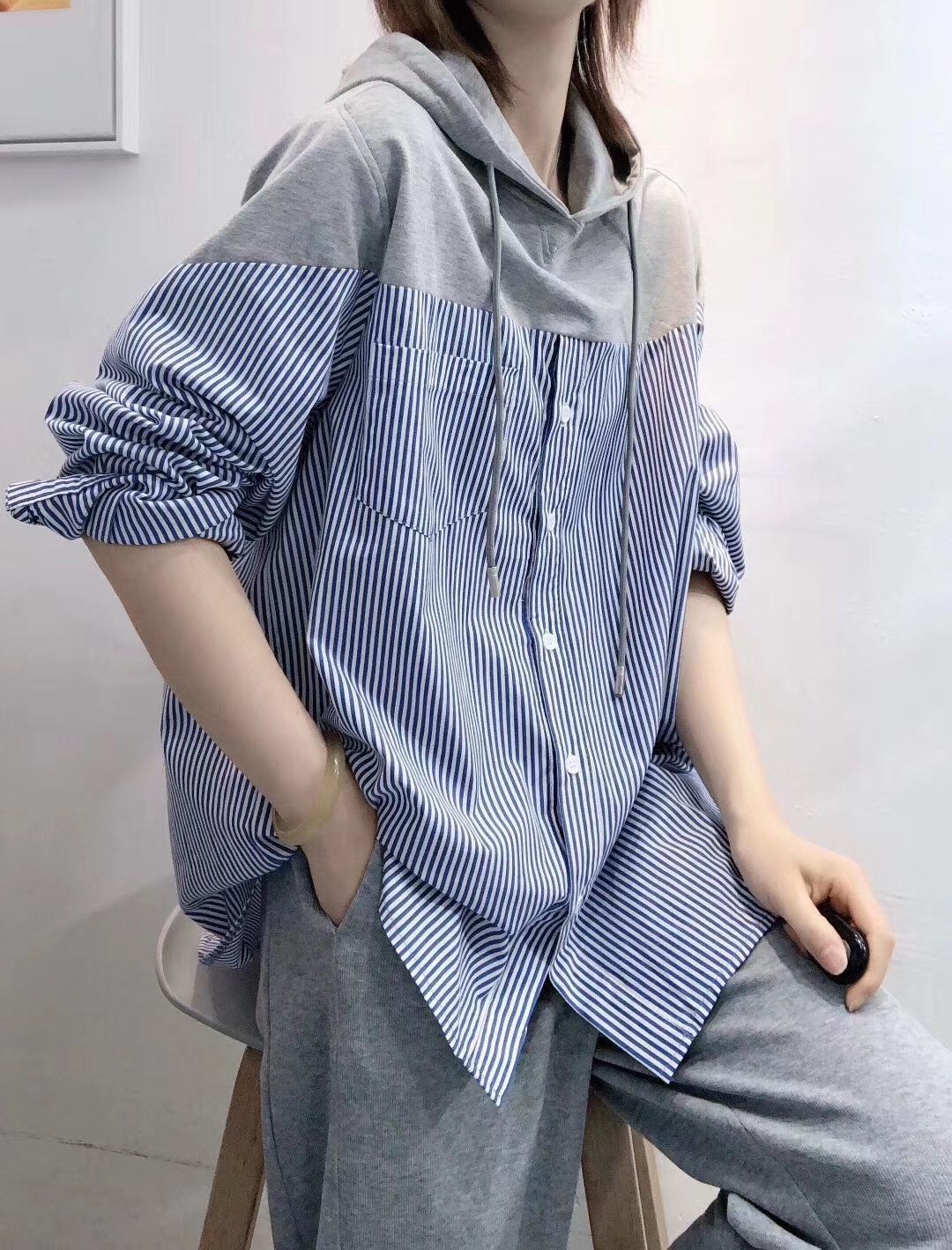 Title 1, All-match loose hooded stitching striped shirt