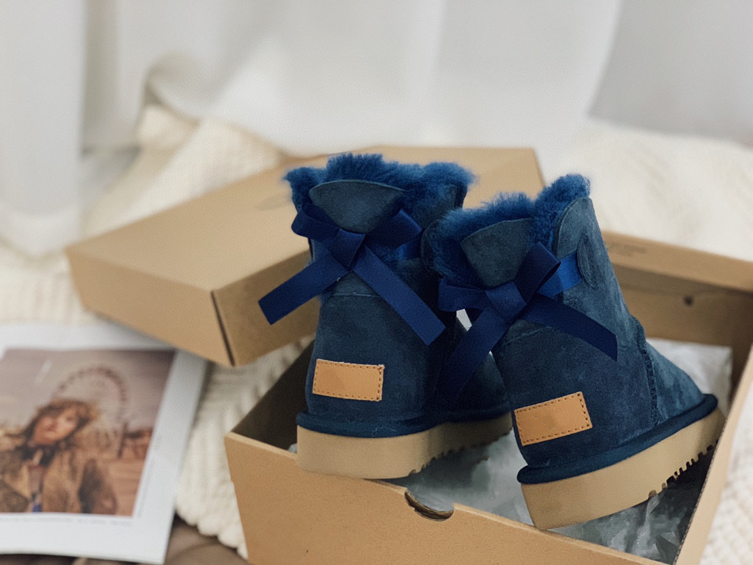 Sheepskin Snow Boots With Single Ribbon For Warmth