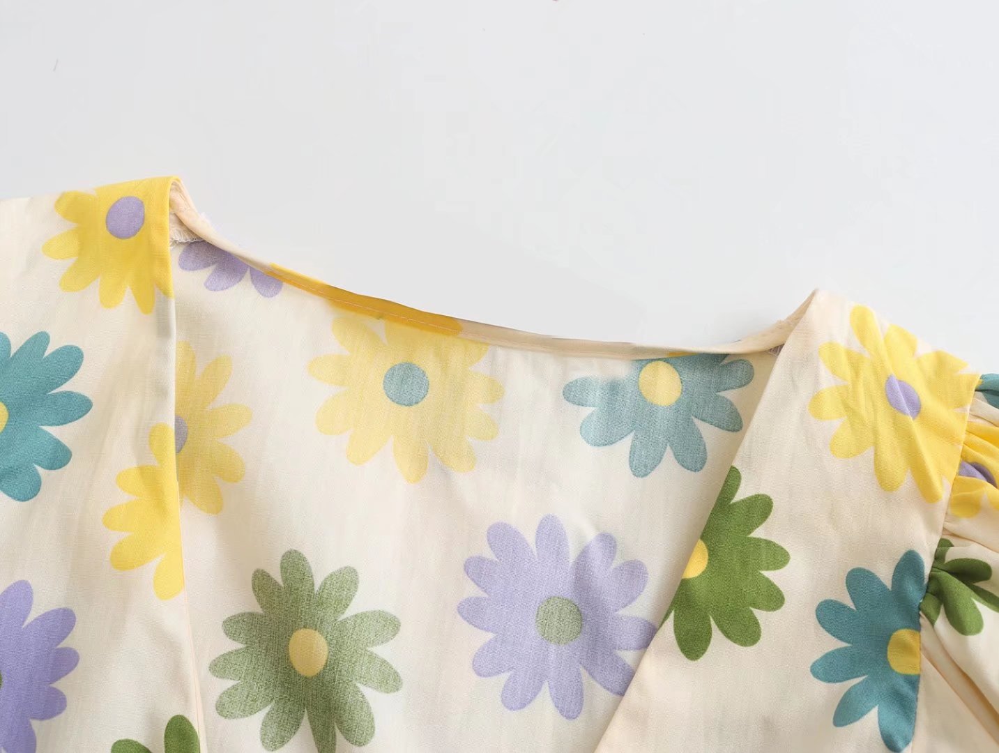 Collar Floral Print Puff Sleeve Cropped Tie Top