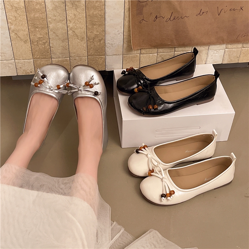 Women Retro Vintage Wooden Bead Small Front Bow Ballet Flats, Round Toe Wrinkled Soft Glossy Patent Metallic Leather Foldable Comfy Slip On Casual Daily Doll Ballerina Loafer Slippers Metallic
