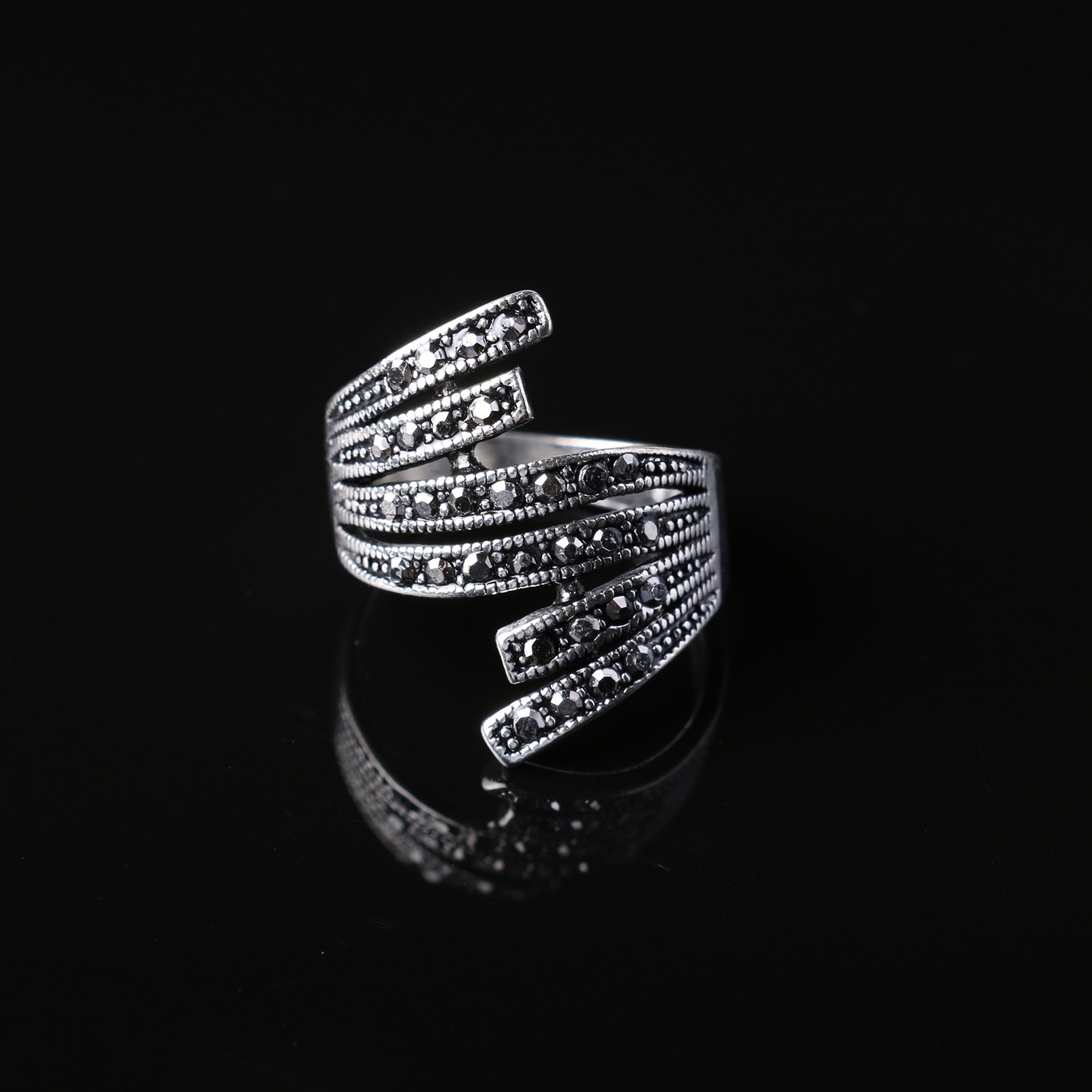 Personality And Alternative Big-name Ladies Temperament Ring