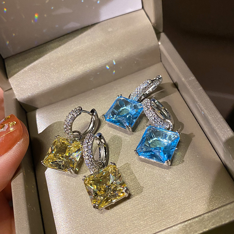 High Grade Versatile Geometric Diamond Shaped Color Earrings