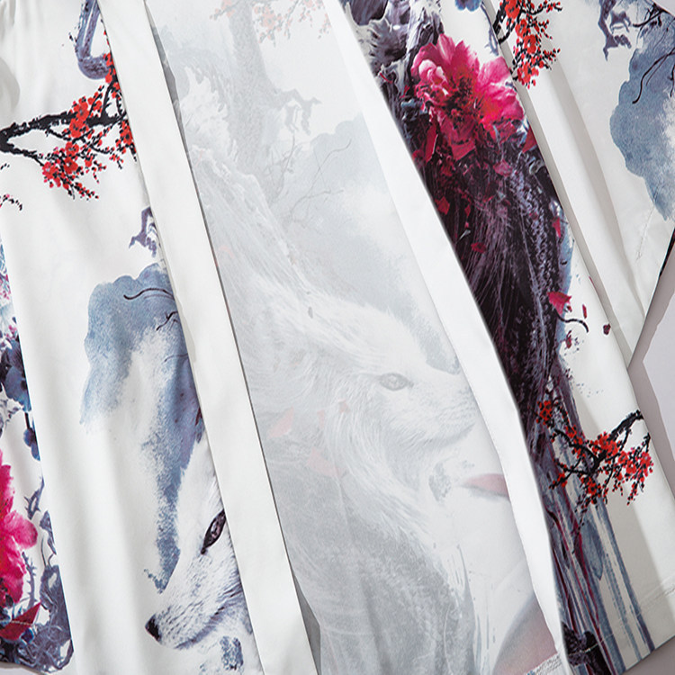 Handsome Man With Three-quarter Sleeves In Printed Hanfu