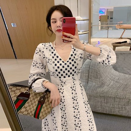 Spring And Summer New French Hit Color Retro Embroidered Long Skirt V-neck Dress