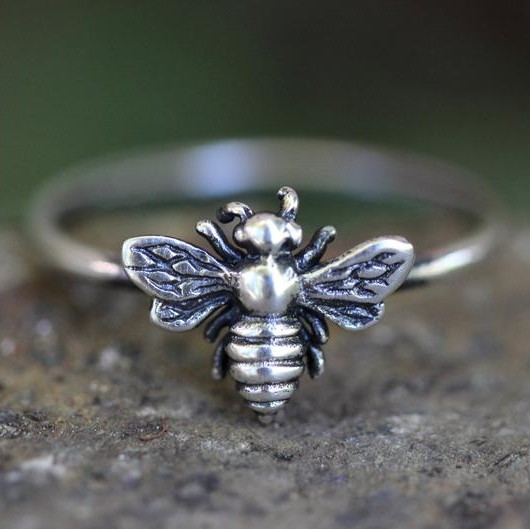Men's And Women's Simple Retro Bee Old Ring