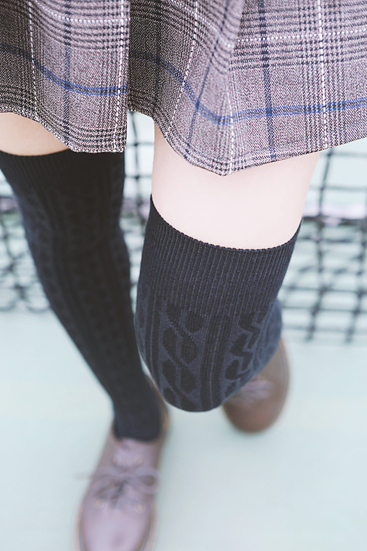 Title 15, Over the Knee Ladies Twist Cotton Socks