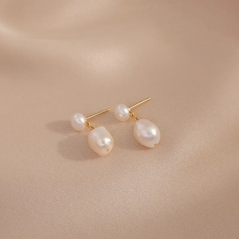 Natural Freshwater Pearl Earrings Are Simple And Trendy