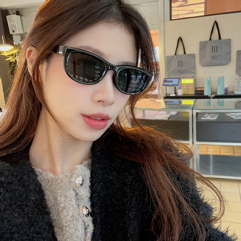 Title 3, Retro Black Cat Eye UV Resistant Sunglasses