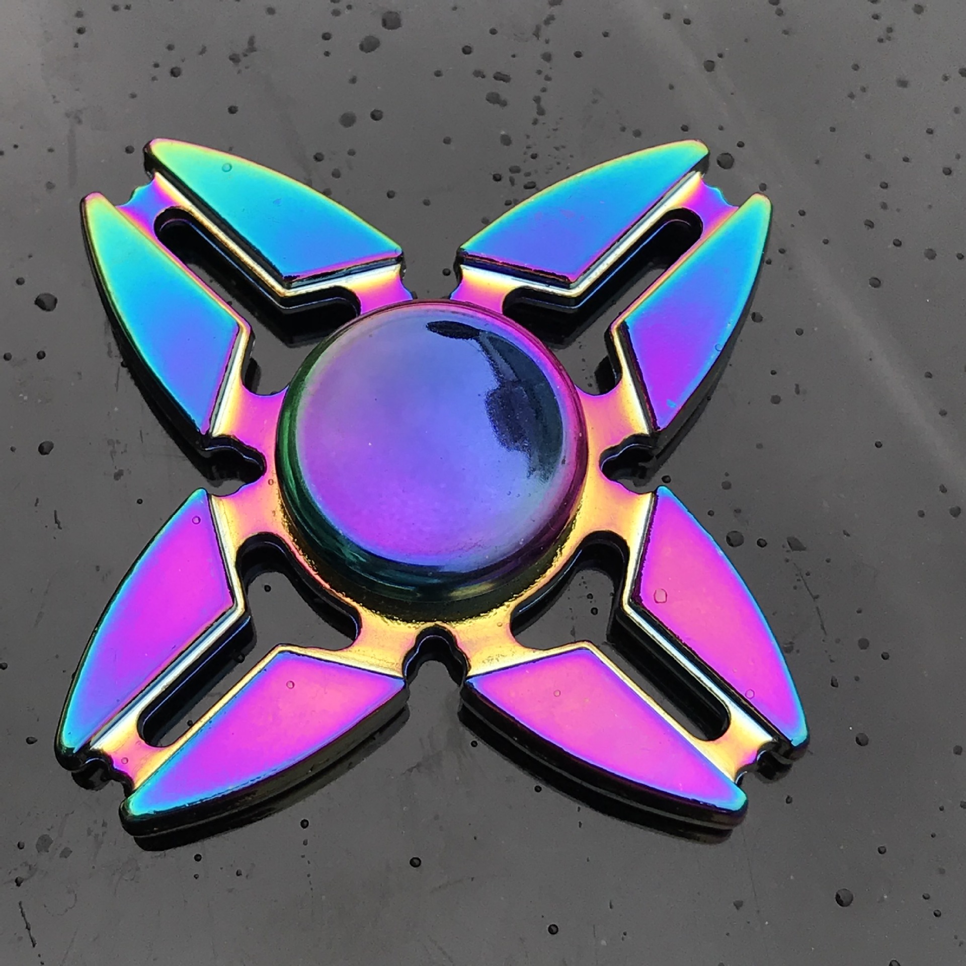 High-speed spinning metal fidget spinner decompression toy.