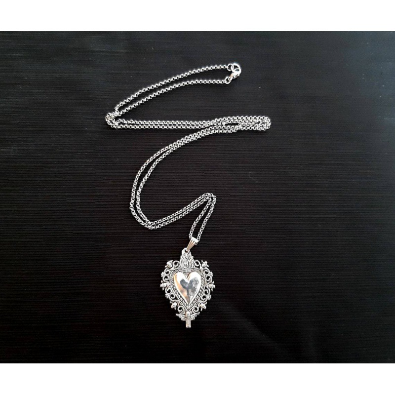 Women's Gothic Sacred Heart Pendant Necklace