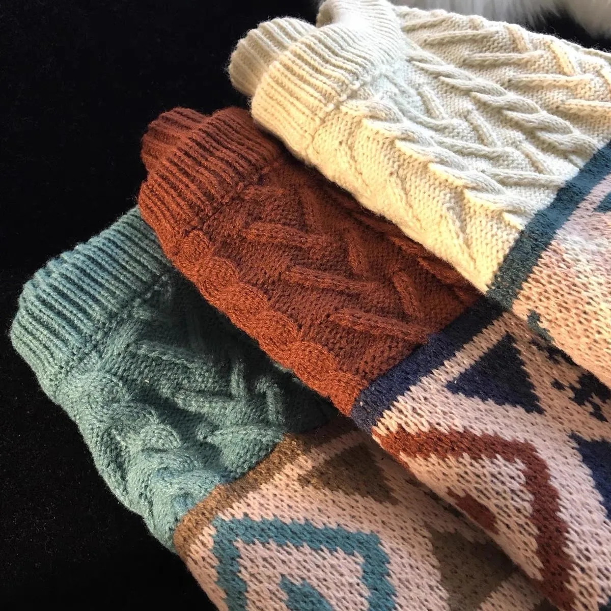 Lazy Bear Jacquard Premium Top Solid Color Sweater