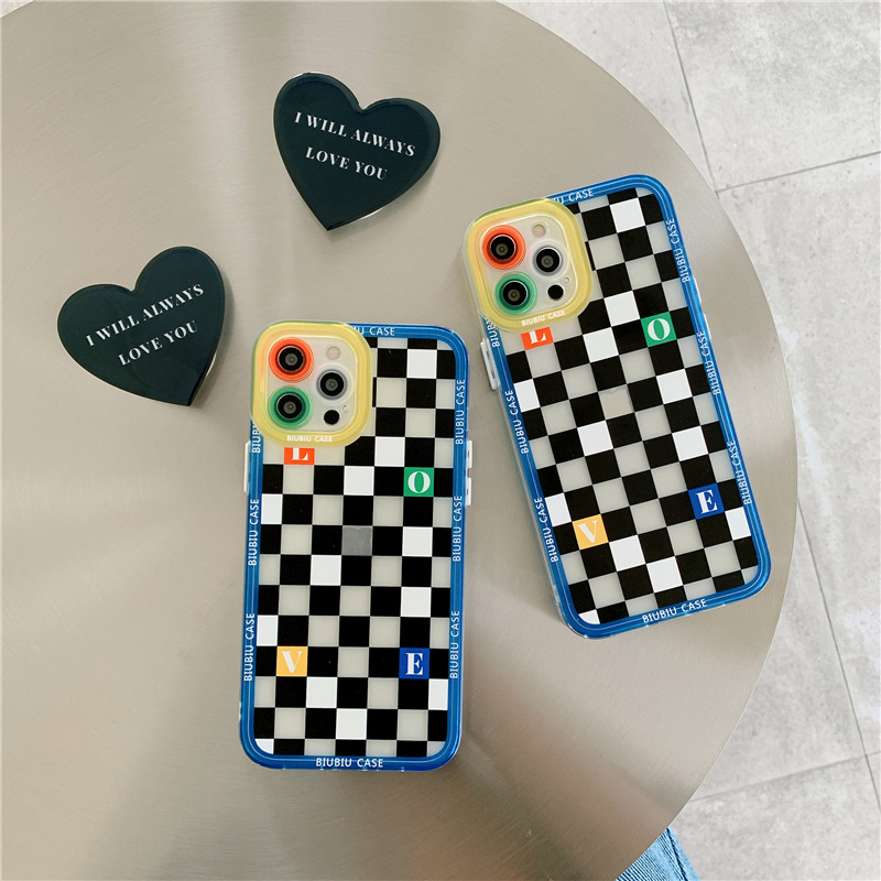 Ins Retro Lattice Love Bracket Phone Case - Image 4
