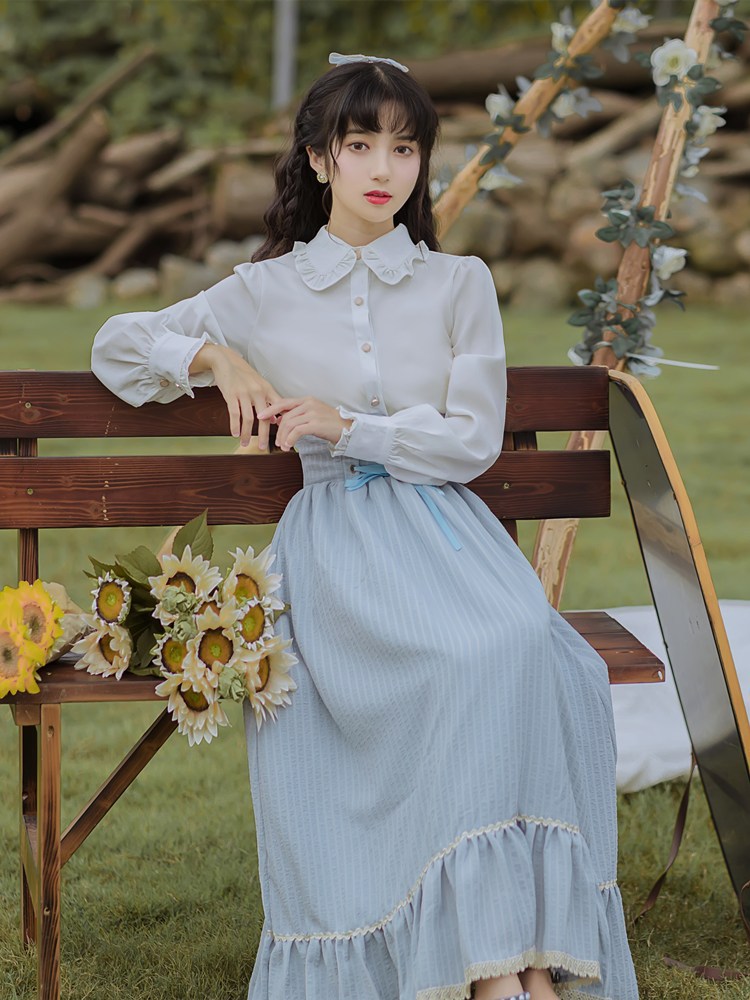 Two-piece Suit Of Age-reducing Royal Sister's Shirt And Half-length Skirt