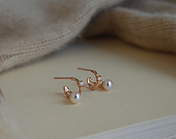 Sterling Silver Design Pearl  Female High-end Light Luxury Summer Earrings