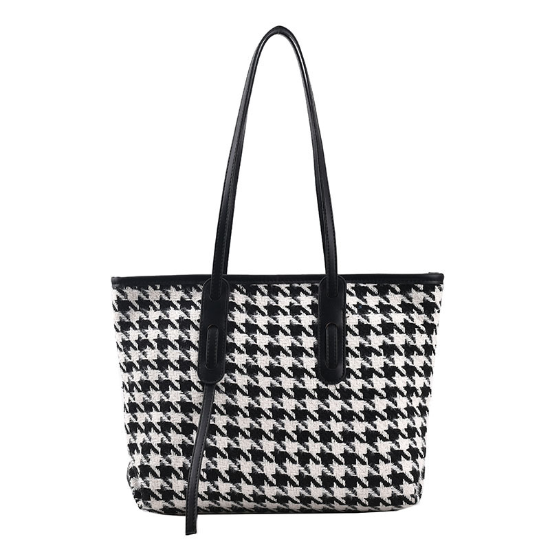 Large houndstooth black