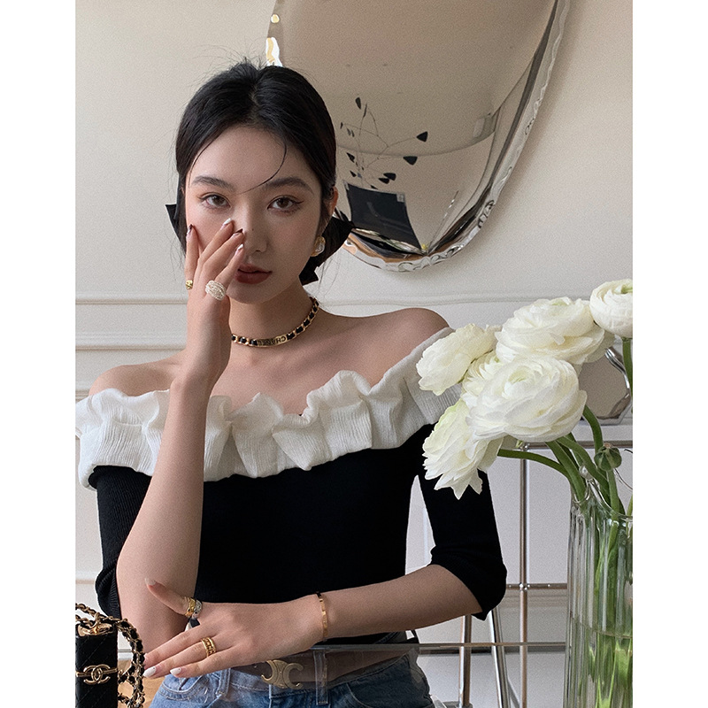 Ruffled Line Neck Knit Sweater Top