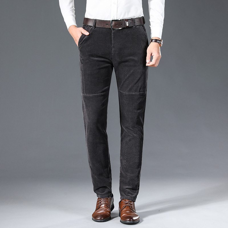 Title 7, Pantaloni slim fit in velluto a coste dal piede...