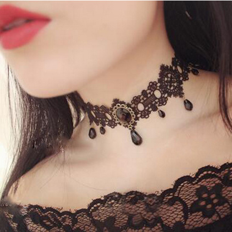 Simple Women's Necklace Short Lace Clavicle Chain