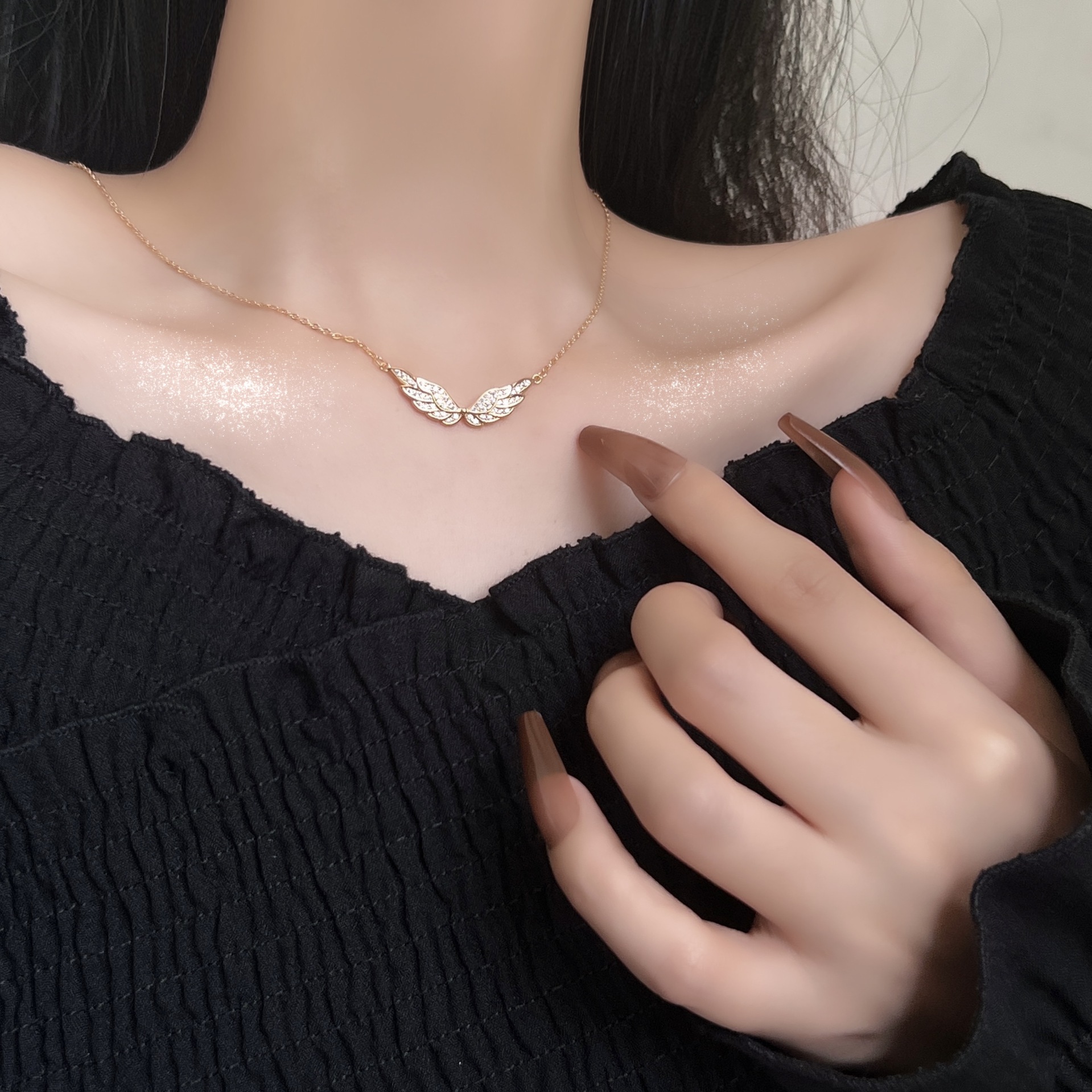 Niche Design Wings Sterling Silver Necklace For Women