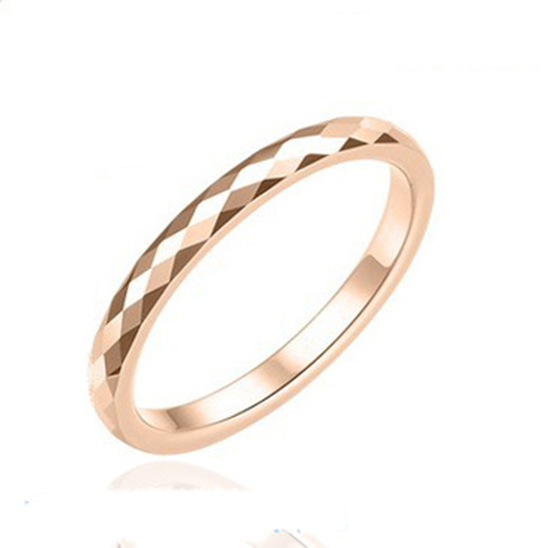 Title 4, Anillo de acero titanio para mujer con diseño r...