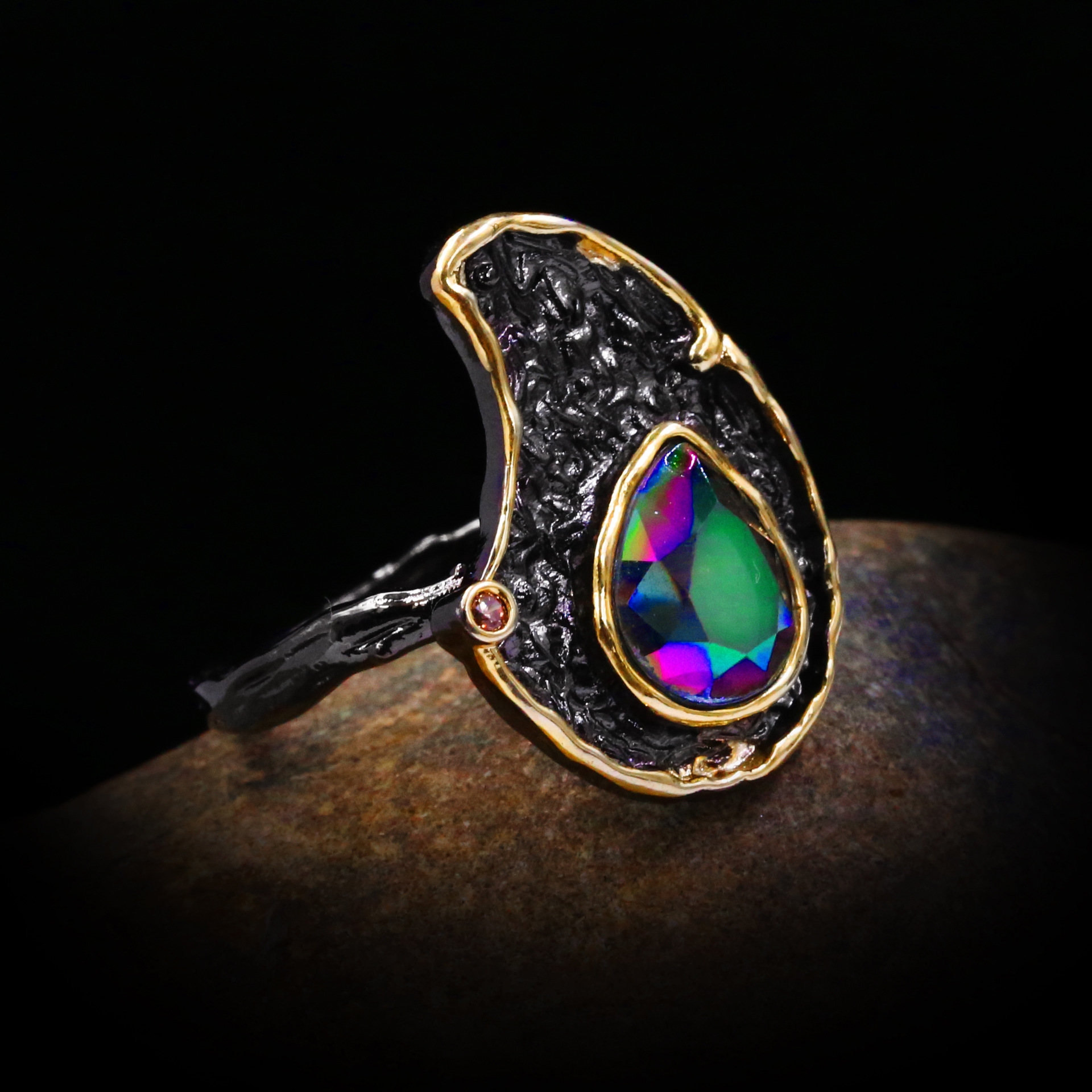 Vintage Ladies Inlaid Crystal Two-tone Ring