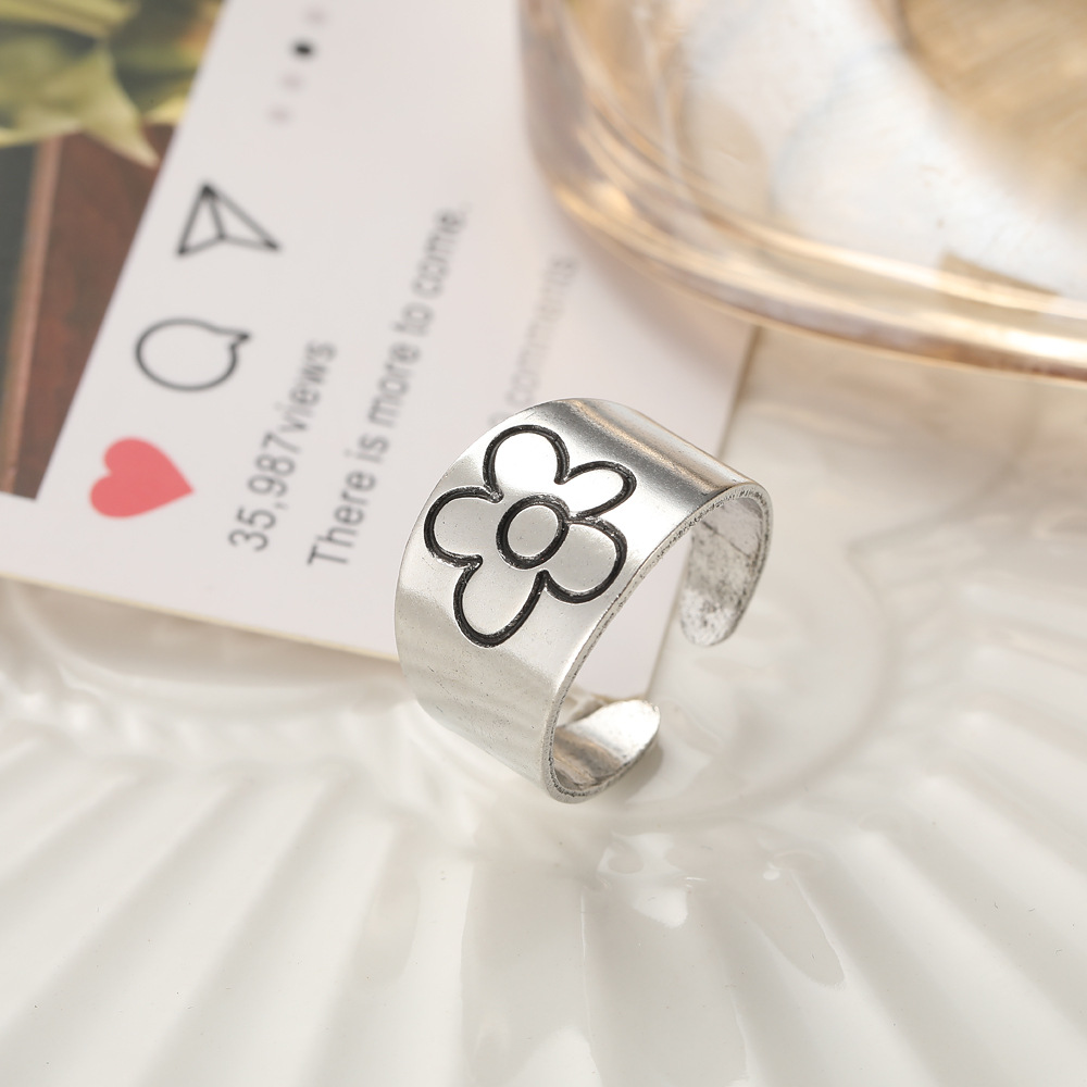Ins Simple Style Small Daisy Ring Glossy Creative Small  Opening Ring