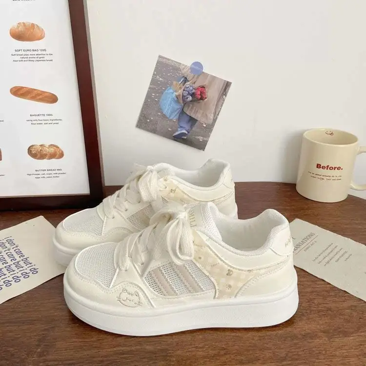 Cute Cat Design Low-Top White Shoes