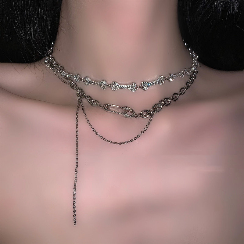 سلسلة عظام الترقوة بتصميم فاخر وزخرفة راقية