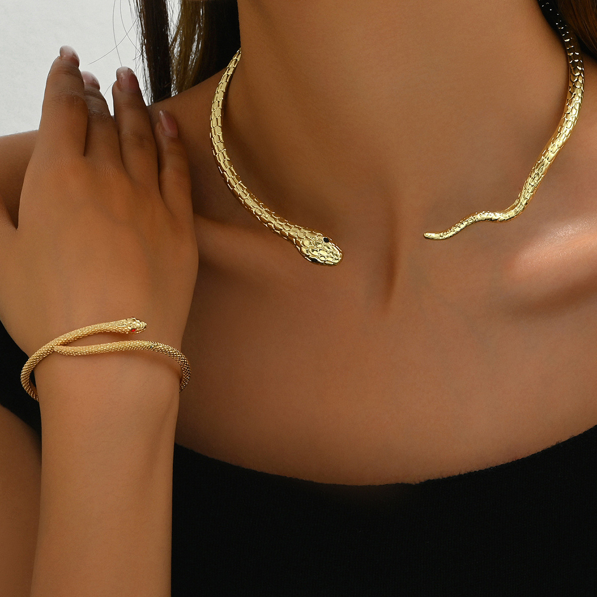 Minimal Cross-border European American Women Jewelry Set, Unique Snake Shape Inlaid Cubic Zirconia Design, Alloy Choker Necklace & Bracelet Daily Orna