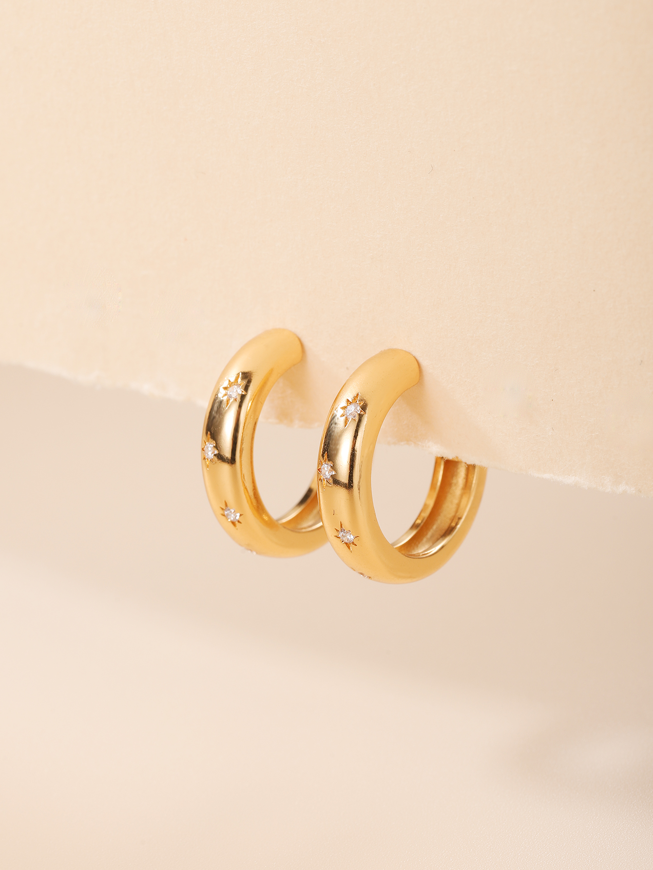 Fashionable Simple Metal Temperament Earrings