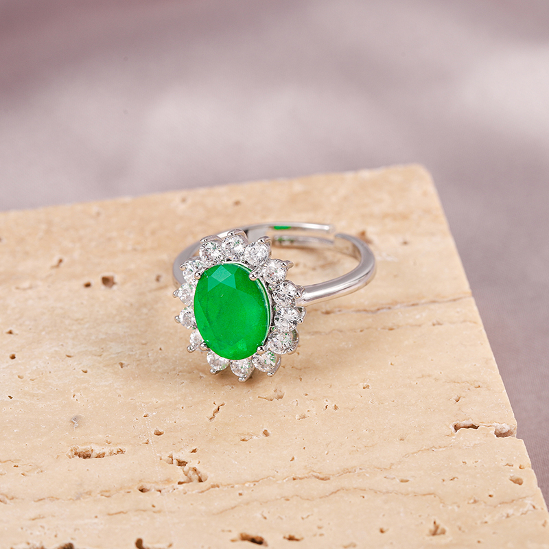 Green Diamond Goose Oval Color Treasure Ring