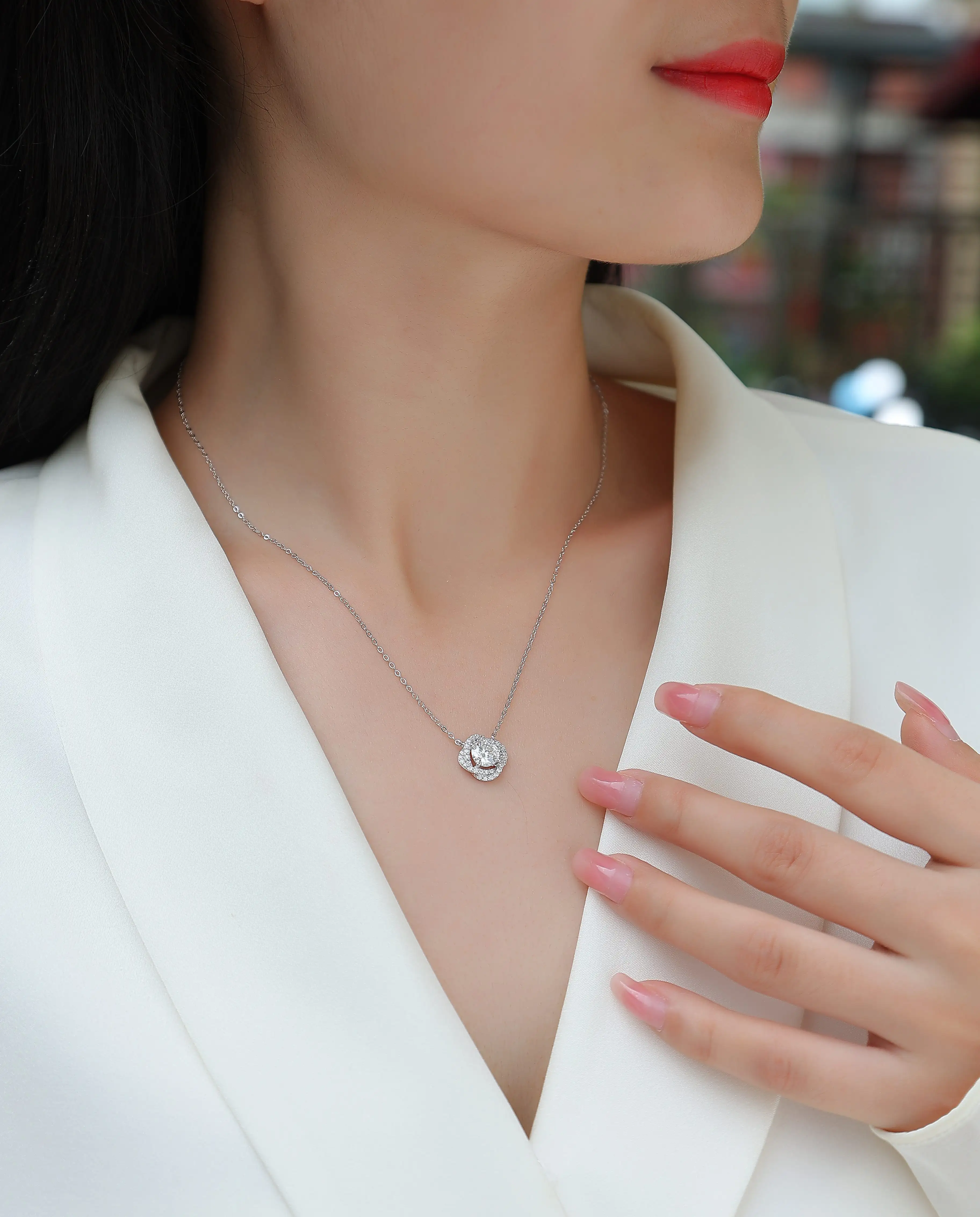 1Lucky Flower - A Fashionable And Luxurious Diamond Jewelry Pendant Set With 1-carat Moissanite S925 Sterling Silver And Platinum Plating Prohibit Tk Sales