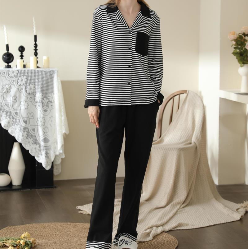 Title 1, Black And White Stripes Long Sleeve Trousers Suit