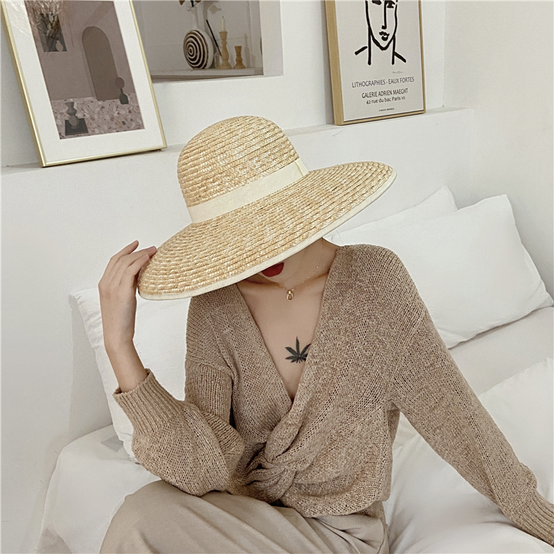 French Hepburn Wind Big Eaves Domed Straw Hat Women's Sun Protection Beach Hat