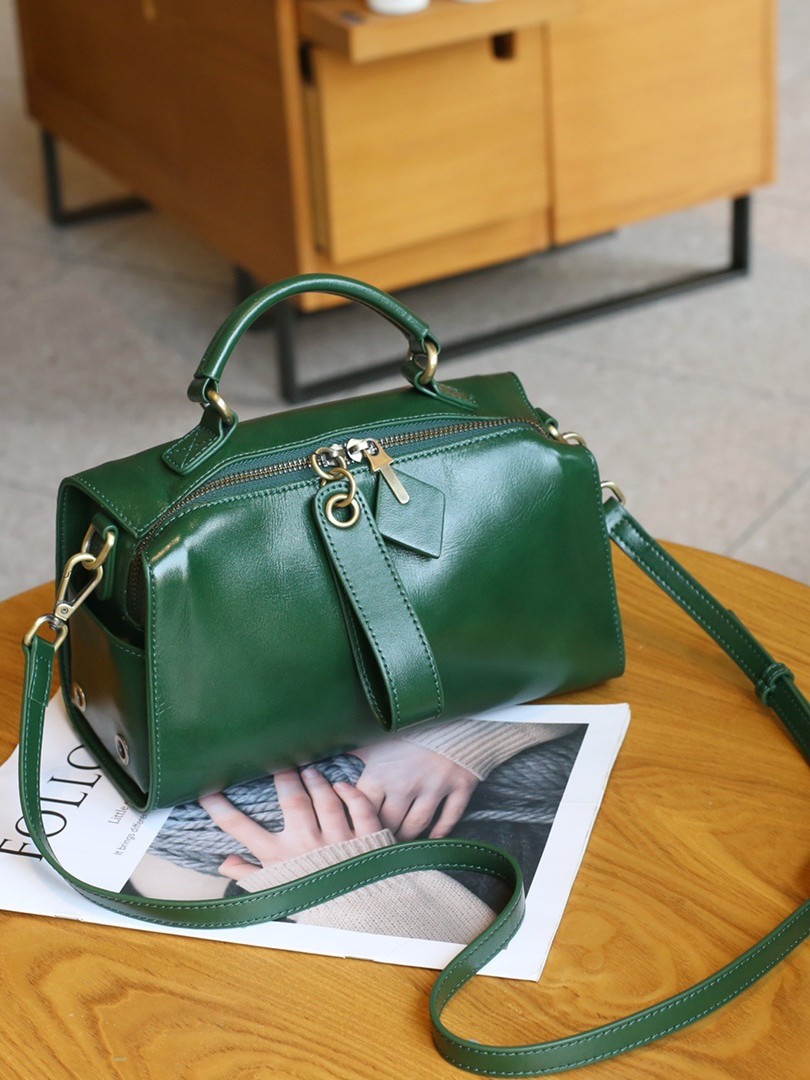 European And American Retro Women's First Layer Cowhide Shoulder Bag Crossbody Bag Melard Women's Bag Large Capacity Boston Small Square Bag