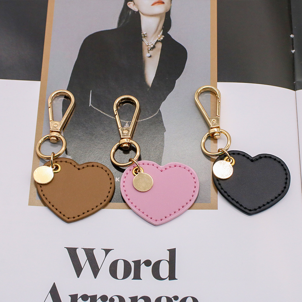 Fashion Leather Peach Heart Keychain