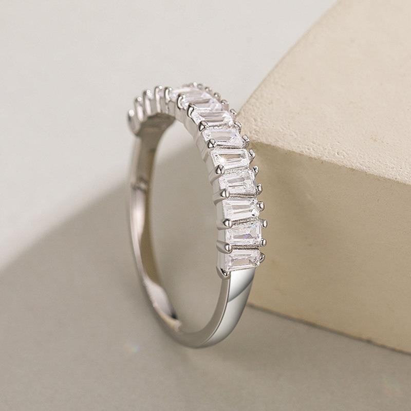 Exquisite And Versatile Closed Classic Ring