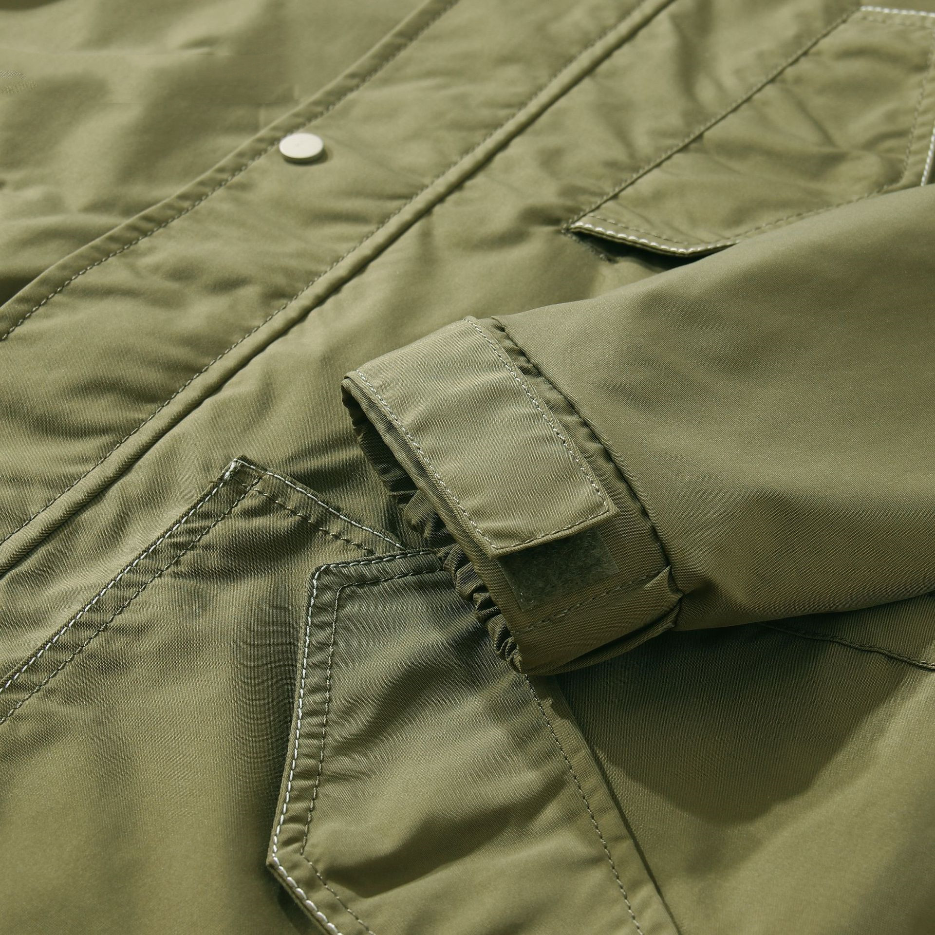 Men's Mid-length Hooded Windshield Jacket