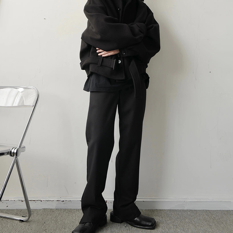 South Korea's Classic Simple Pants Foot Slit