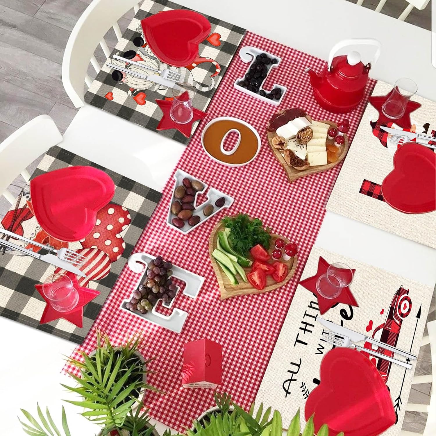 Valentines Day Placemats Set Of 4, 17x12.5 Inches With Gnomes And Hearts Pattern For Holiday Parties And Family Gatherings Clearance Sale — foto 6