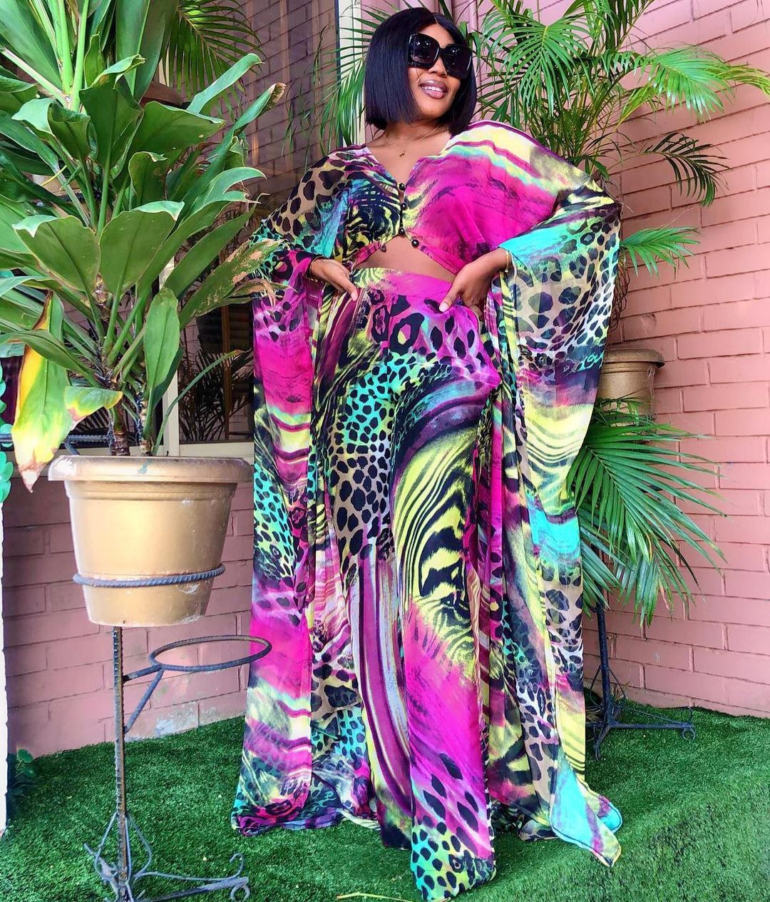 Ensemble robe et pantalon de couleur africaine