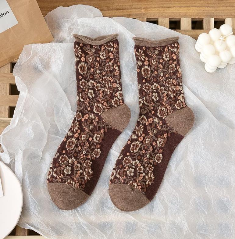 Title 4, Hemming loose jacquard pile socks