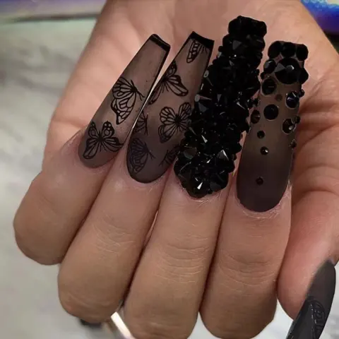 Phantom Dark Butterfly Fake Nails Long T Finished Black