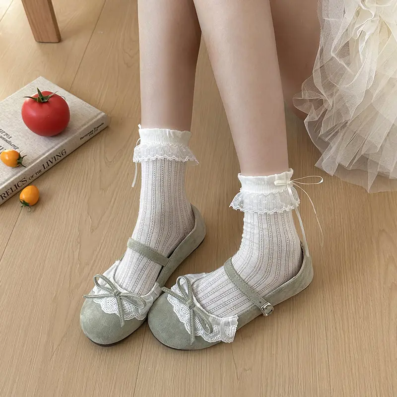 French Retro Lace Shallow Mouth Single Shoes For Women In The Spring And Summer Of 2026 Beautiful And Fashionable Paired With Skirts And Flat New Shoes