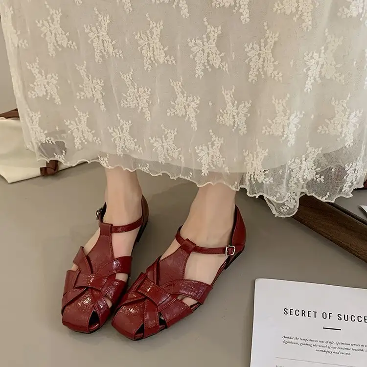 Women French Vintage Woven Hollow Out Closed Toe Flat Sandals, Summer Commute T-Strap Buckle Roman Shoes