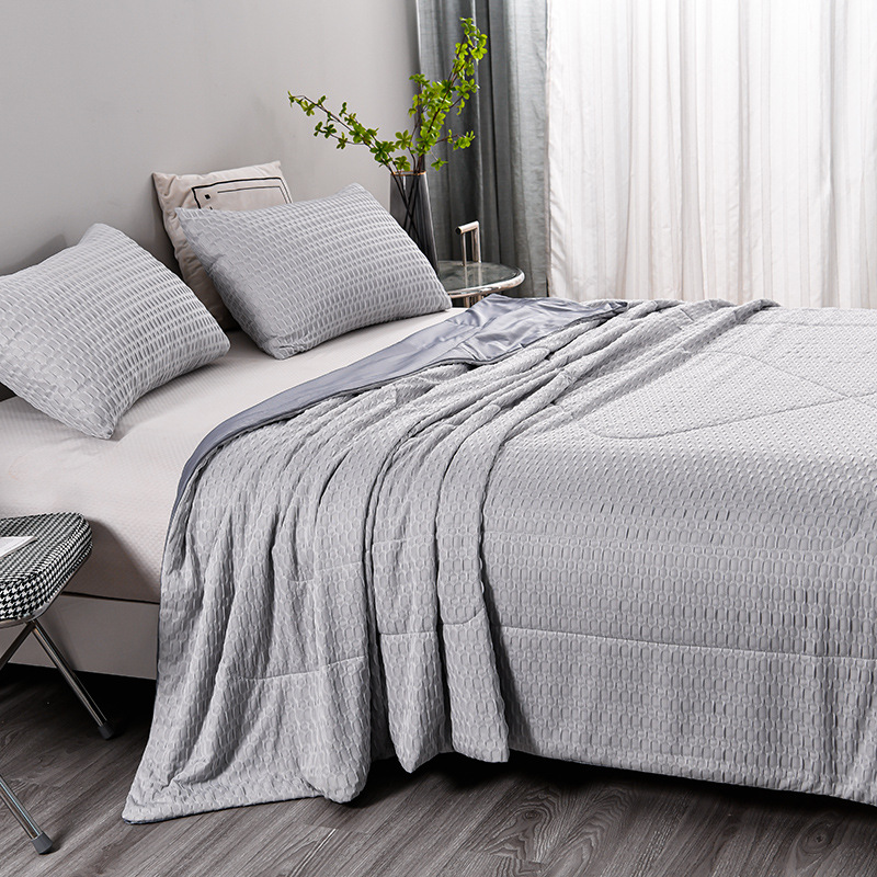 Simple Air Conditioning Quilt Made Of Spandex Ice Soft Silk