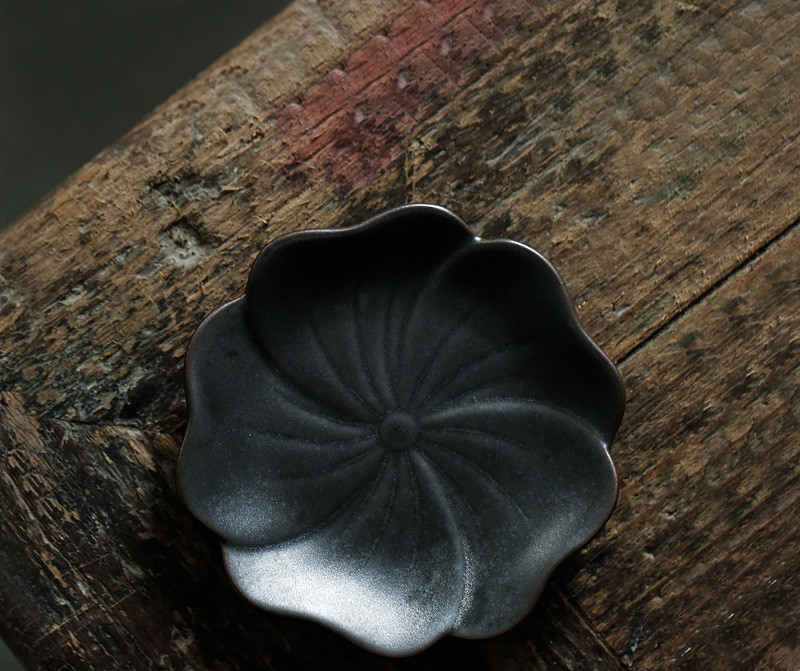 Light and shadow petal coaster