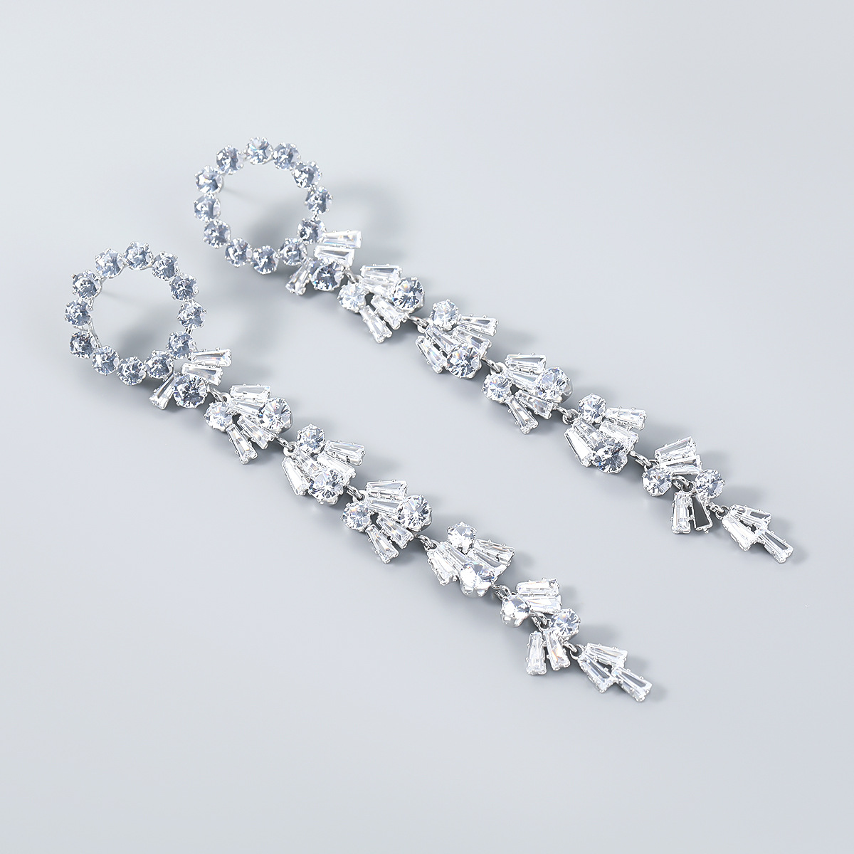 Super Flashing Claw Chain Series Alloy Inlaid Zircon Long Earrings