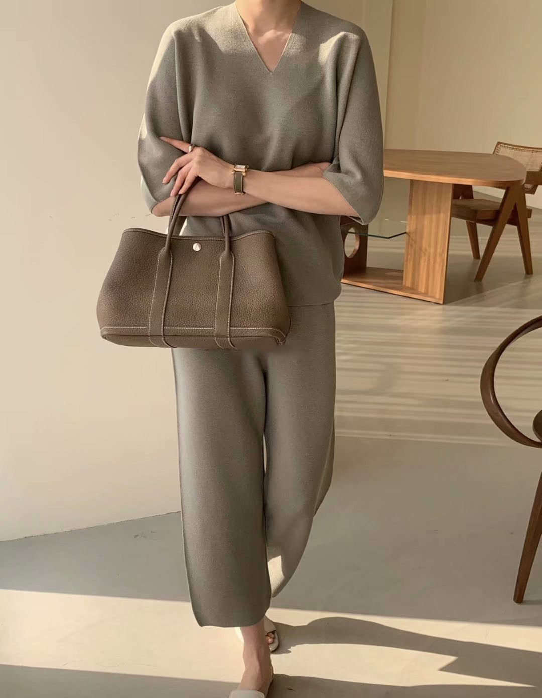 Solid Color Loose V-neck Knitted Top Suit
